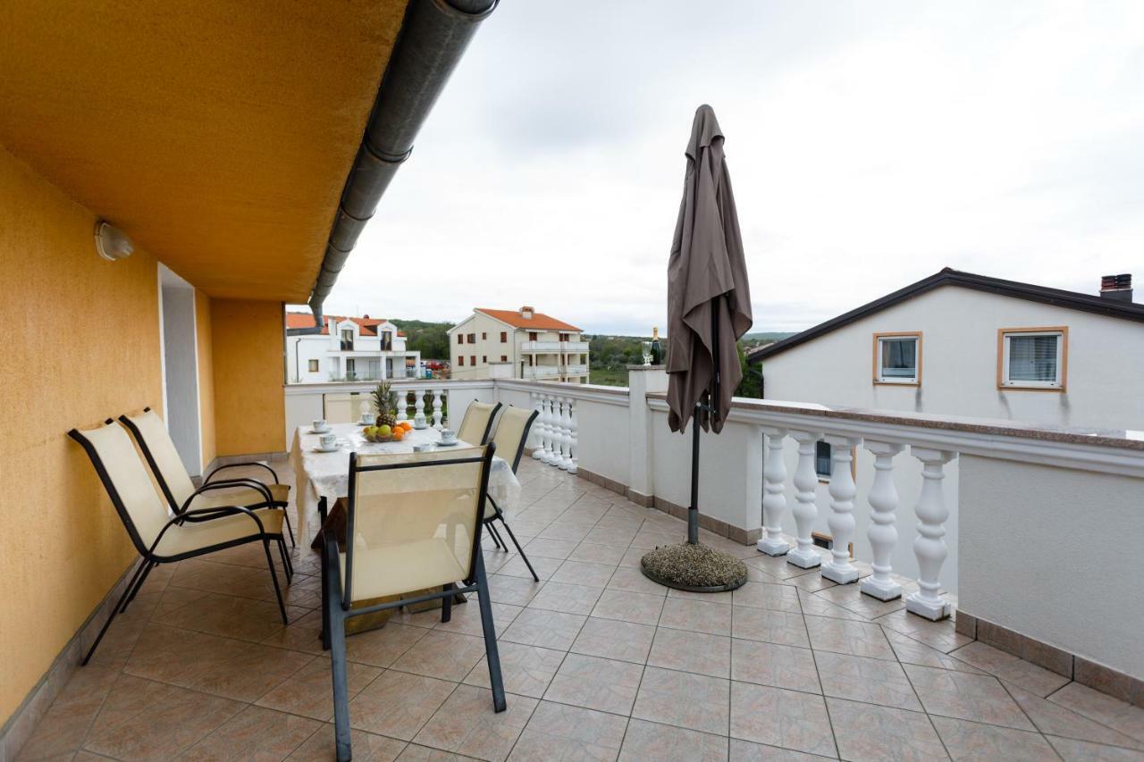 Apartment Aleksandra Malinska Dış mekan fotoğraf